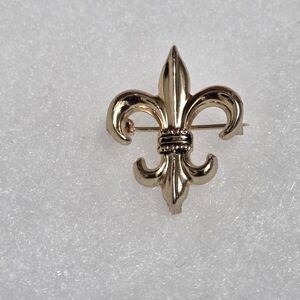 Gold Tone Fleur-de-Lis Brooch